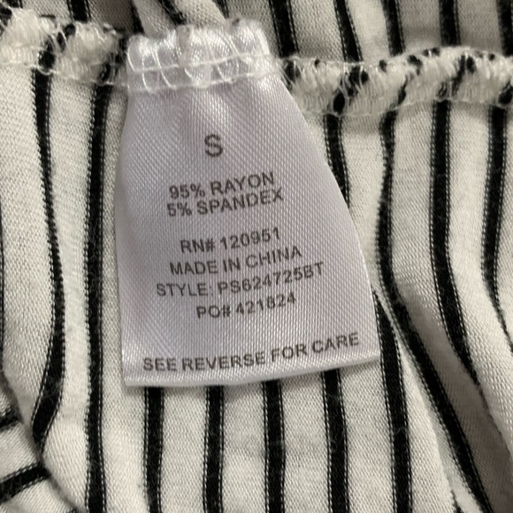 Pink Rose Short Sleeve V-Neck Tee - Picture 4 of 5